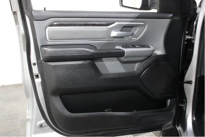 $35882 : Ram 1500 2022 4x4 Big Horn 4d image 6