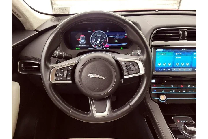 $23998 : Jaguar F-PACE 2020 AWD 25t P image 10