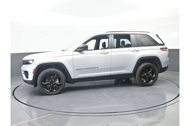 $30000 : Jeep Grand Cherokee 2023 4x4 image 6