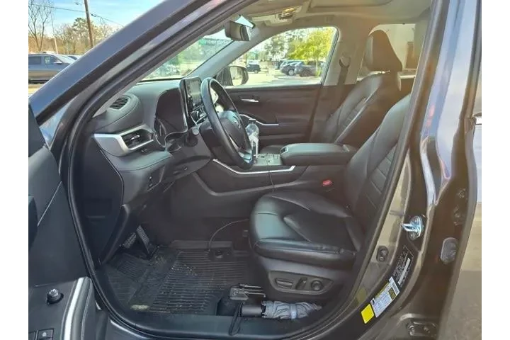 $33487 : Toyota Highlander 2022 XLE 4 image 7