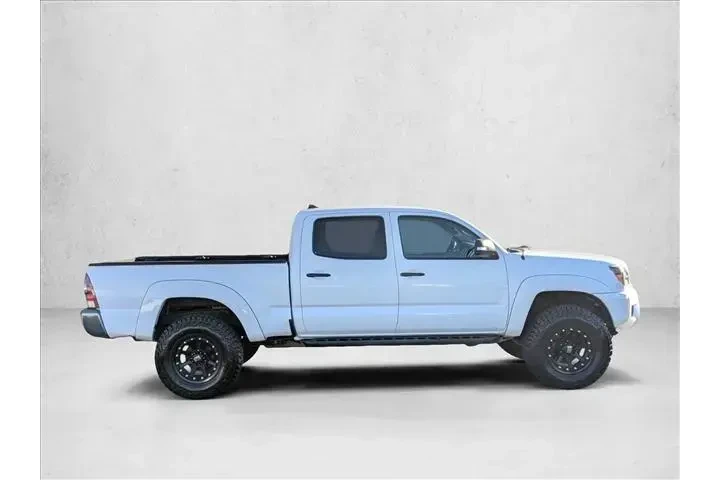 $18927 : Toyota Tacoma 2013 4x4 V6 4d image 4
