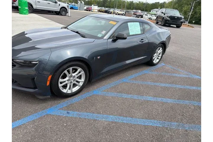 $18990 : Chevrolet Camaro 2020 LS 2dr image 4