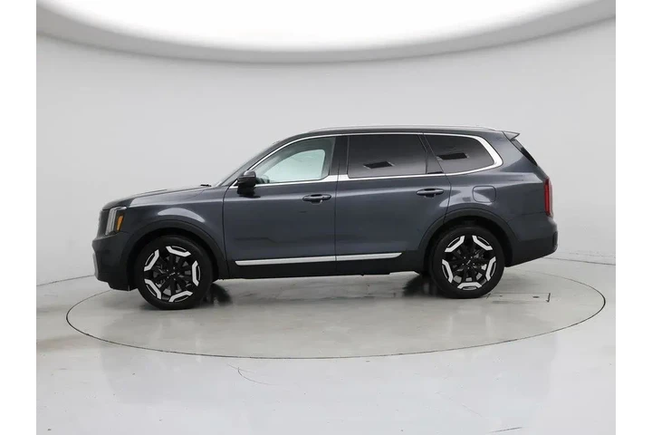 $31998 : Kia Telluride 2024 S 4dr SUV image 3