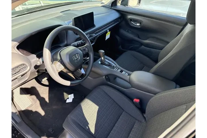 $30999 : Honda HR-V 2026 AWD LX 4dr C image 9