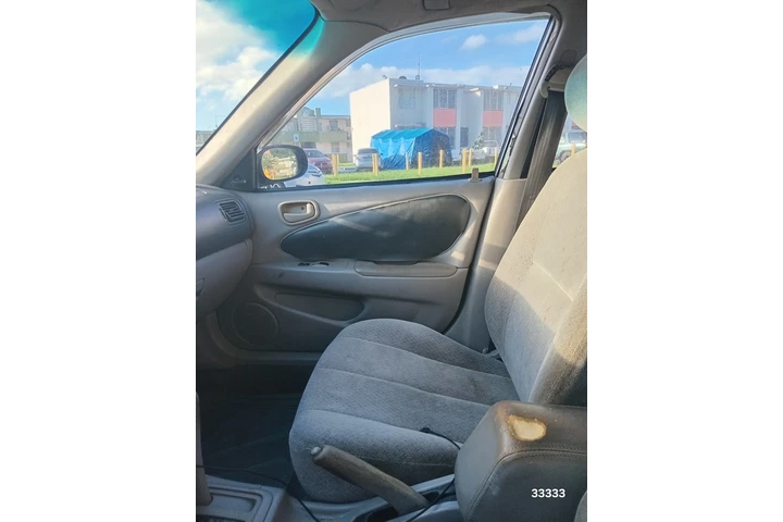 $2000 : Toyota corolla image 8