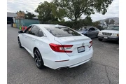 $20200 : Honda Accord 2018 Sport 4dr thumbnail