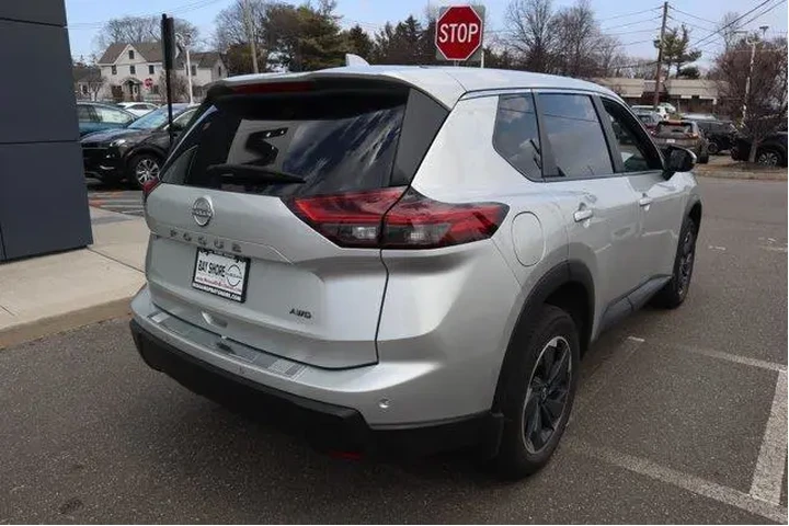 $23257 : Nissan Rogue 2025 AWD SV 4dr image 6