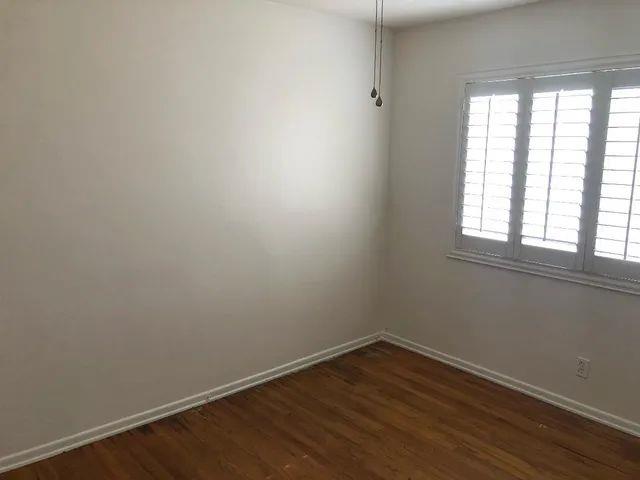 $1250 : Downey - Single Family Home image 5