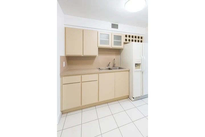 $3300 : Renta de Casa image 6