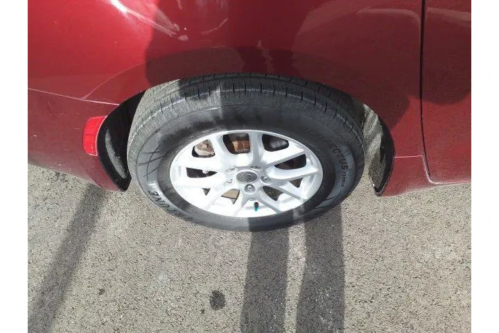 $13242 : Chrysler Voyager 2020 LXi 4d image 9