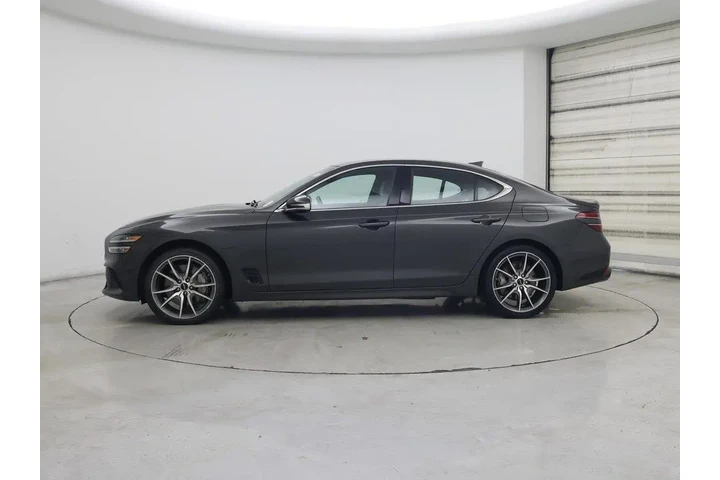 $27998 : Genesis G70 2024 2.5T Standa image 3