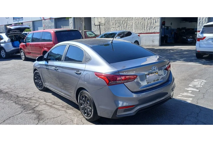 PolarizadoUniversal WindowTint image 7