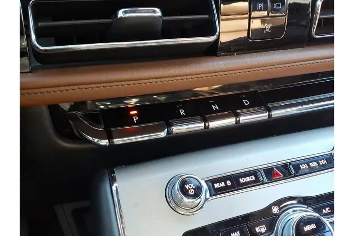 $39897 : Lincoln Aviator 2023 AWD Res image 9