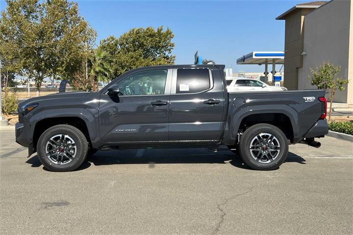 $49874 : New 2024 Tacoma TRD Sport Dou image 7