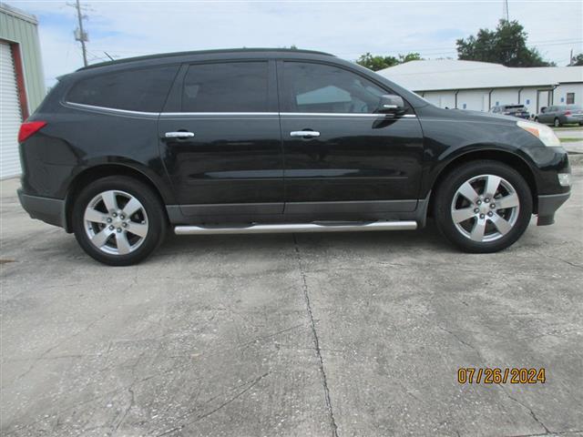 $8995 : 2010 Traverse image 6