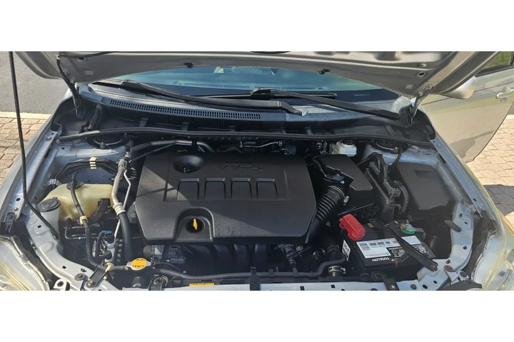 $9500 : Toyota Corolla L image 4