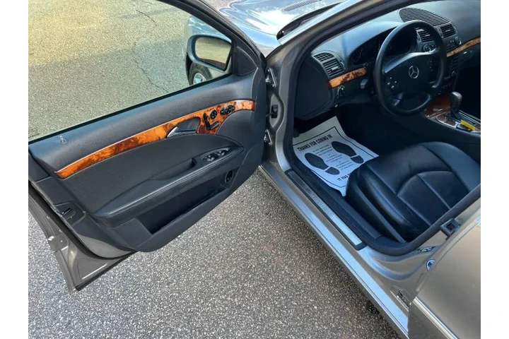 $7499 : 2004 Mercedes-Benz E-Class E image 9