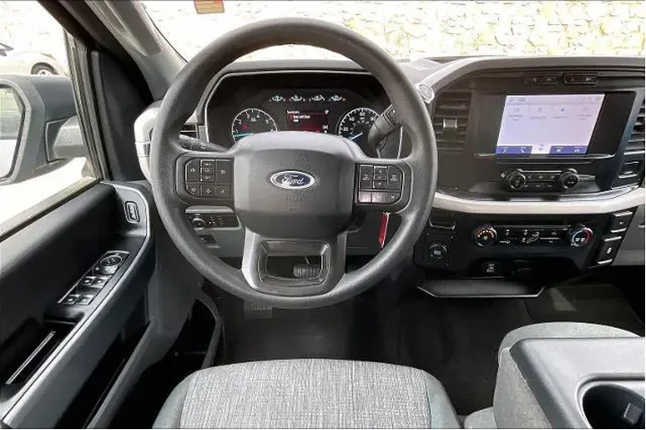 $31904 : Ford F-150 2023 4x2 XLT 4dr image 5