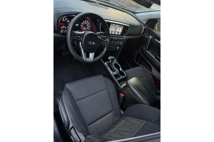 $15950 : *Kia sportage 2021* image 4