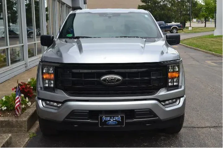 $39989 : Ford F-150 2022 4x4 XL 4dr S image 3