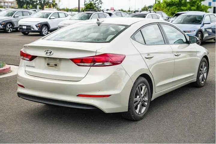 $11991 : Hyundai ELANTRA 2017 SE 4dr image 3
