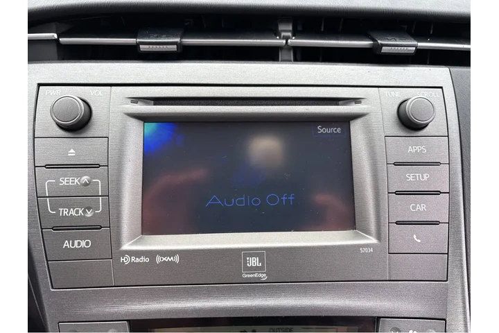$10000 : 2013 Prius Four image 6