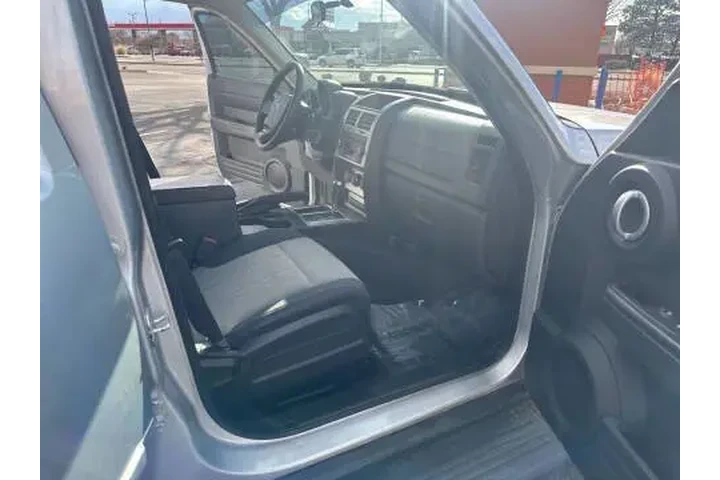 2008 Nitro SXT image 10