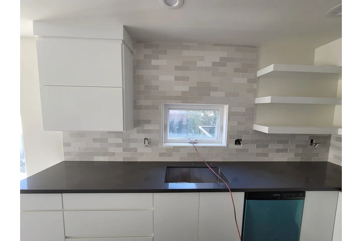 Experienced Tile Installer. image 2