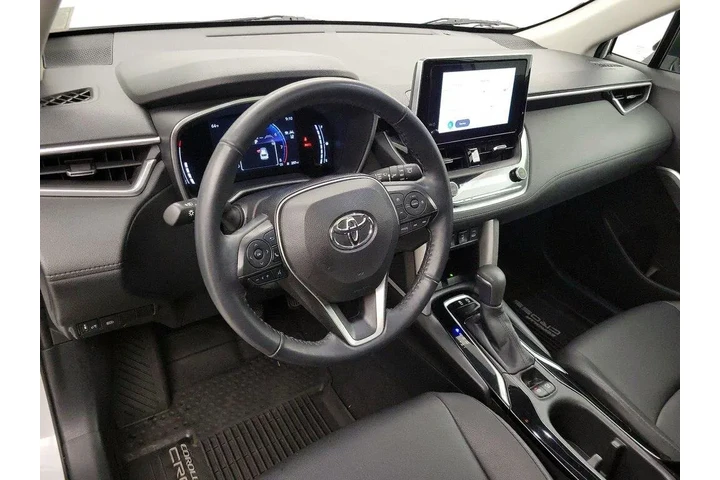 $28998 : Toyota Corolla Cross 2024 AW image 9
