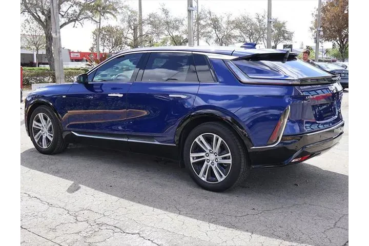 $33990 : Cadillac LYRIQ 2024 Tech 4dr image 10