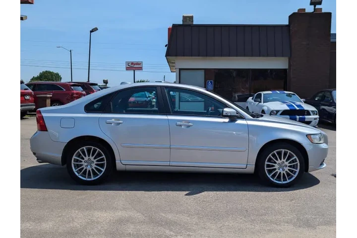 $6985 : 2008 S40 T5 image 10
