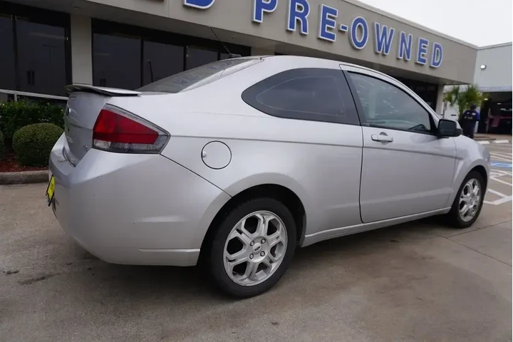$6988 : Ford Focus 2009 SE 2dr Coupe image 6
