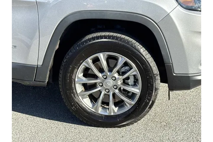 $16000 : Jeep Cherokee 2021 4x4 Latit image 8