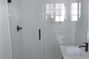SHOWER DOORS & Ventanas thumbnail