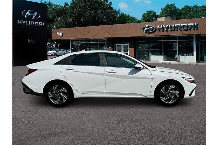 $27530 : Hyundai ELANTRA Hybrid 2025 image 9