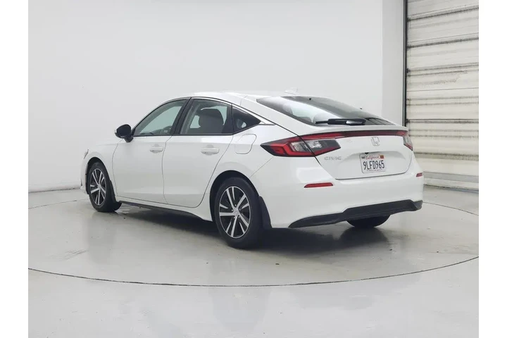 $22998 : Honda Civic 2024 LX 4dr Hatc image 2