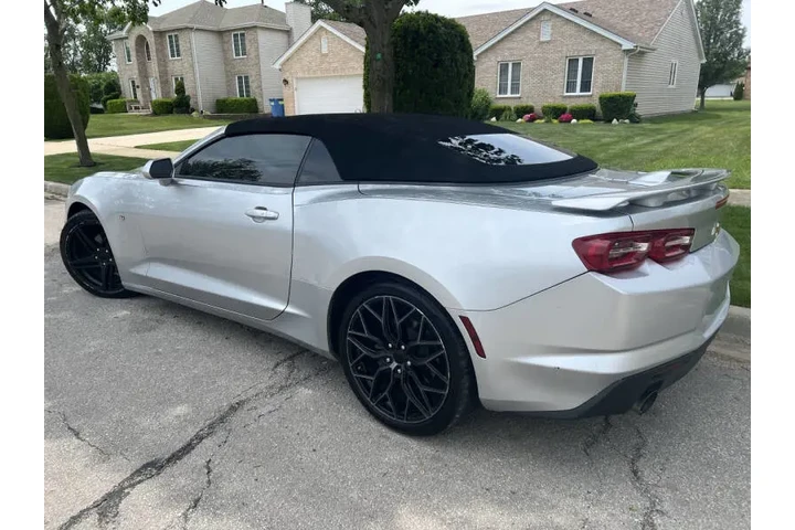 $18977 : 2019 Camaro LT image 5