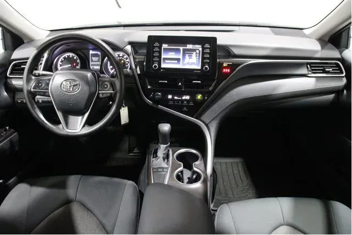 $25989 : Toyota Camry 2024 LE 4dr Sed image 2