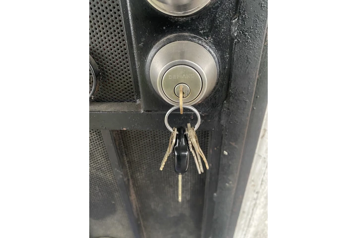 LOCKSMITH EMERGENCY image 1