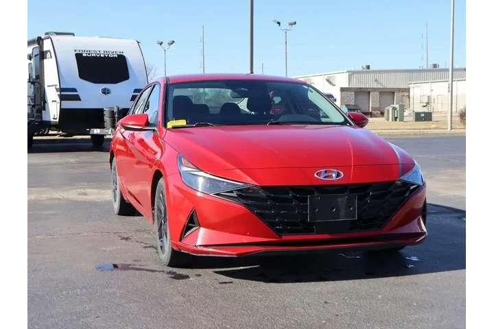 $12997 : Hyundai ELANTRA 2021 SEL 4dr image 2