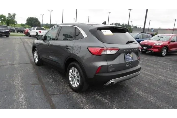 $23891 : Ford Escape 2022 AWD SE 4dr image 5