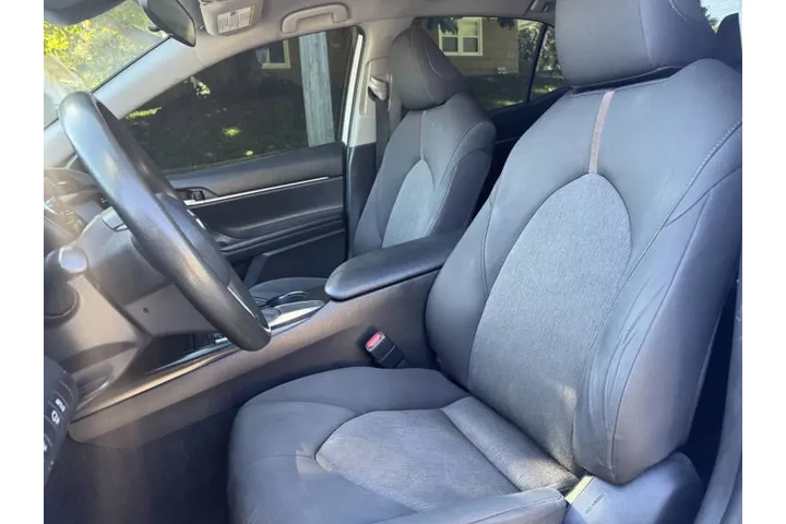 $17999 : 2020 Camry LE image 9