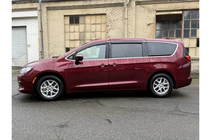 2018 Pacifica LX image 5