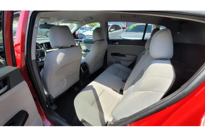 $10995 : 2017 Sportage LX image 8