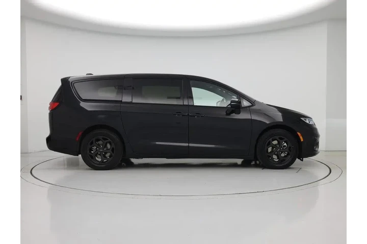 $29998 : Chrysler Pacifica Plug-In Hy image 7