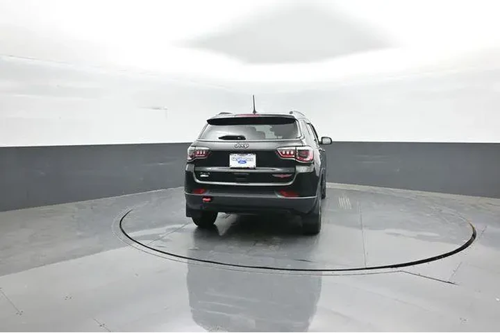$22922 : Jeep Compass 2022 4x4 Trailh image 6