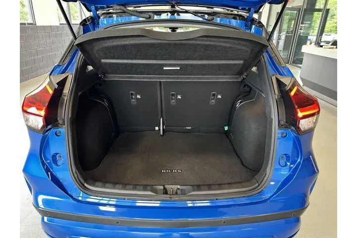 $24895 : Nissan Kicks 2024 SR 4dr Cro image 10