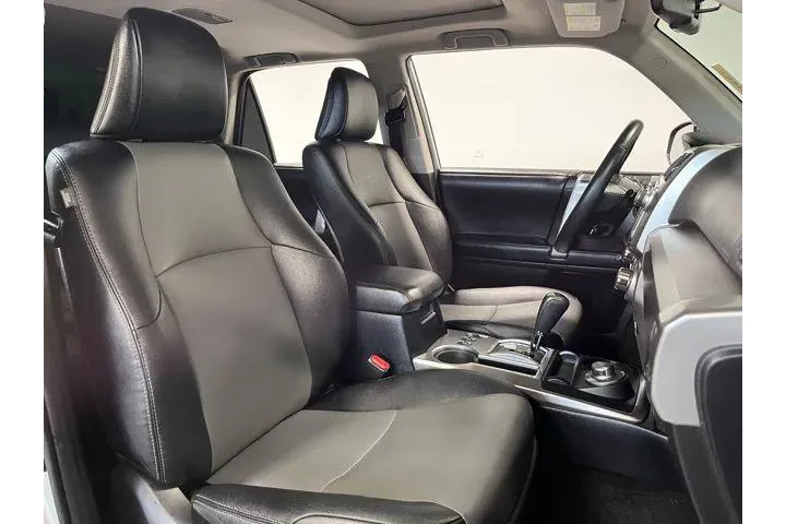 $31987 : Toyota 4Runner 2018 4x4 SR5 image 10