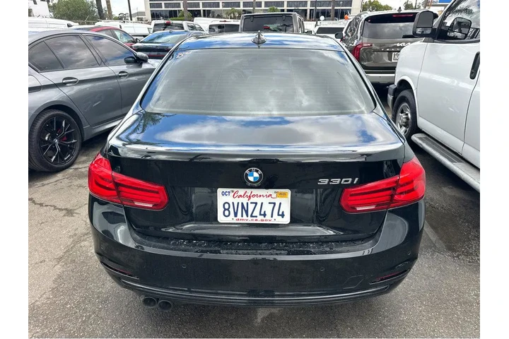 $13997 : 2017 3 Series 330i image 6