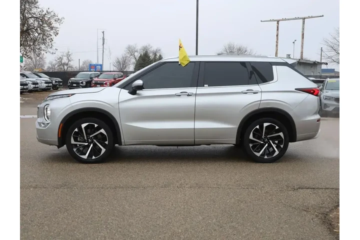 $17477 : Mitsubishi Outlander 2022 AW image 4